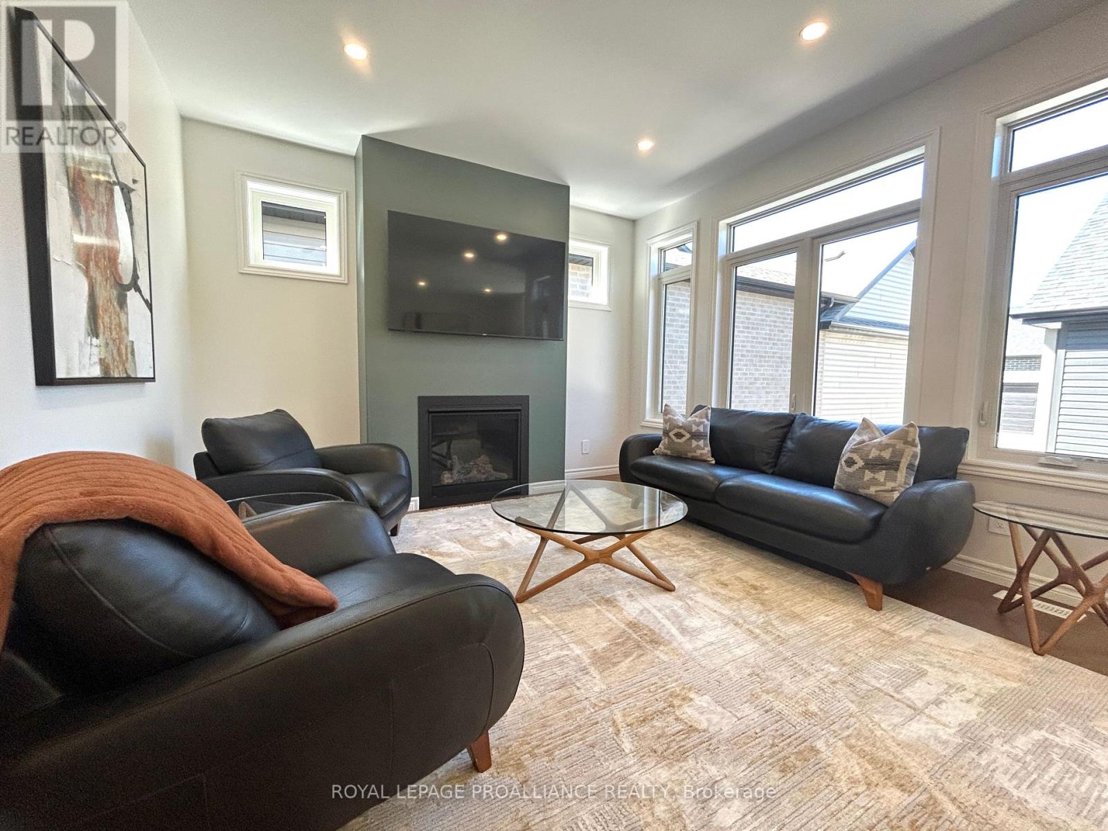 81 Athabaska Drive, Belleville (Thurlow Ward), Ontario  K8N 0T1 - Photo 3 - X12770600