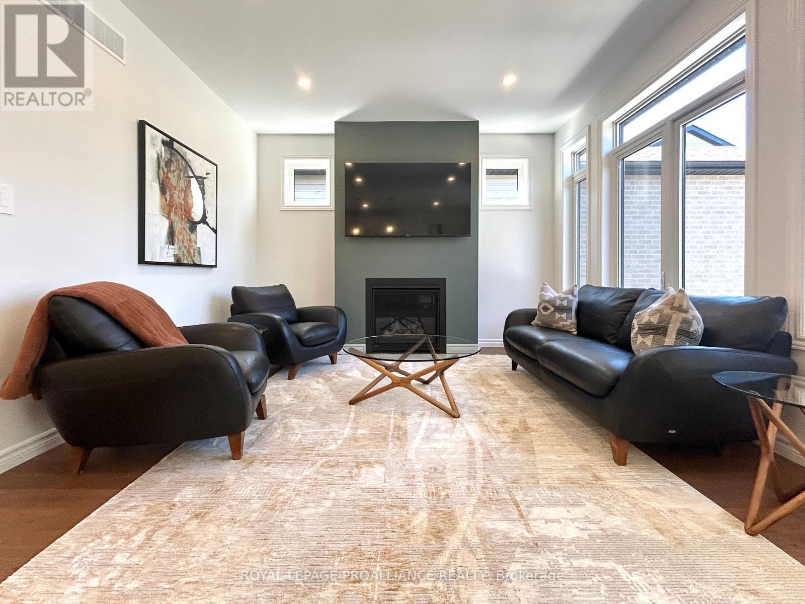 81 Athabaska Drive, Belleville (Thurlow Ward), Ontario  K8N 0T1 - Photo 4 - X12770600