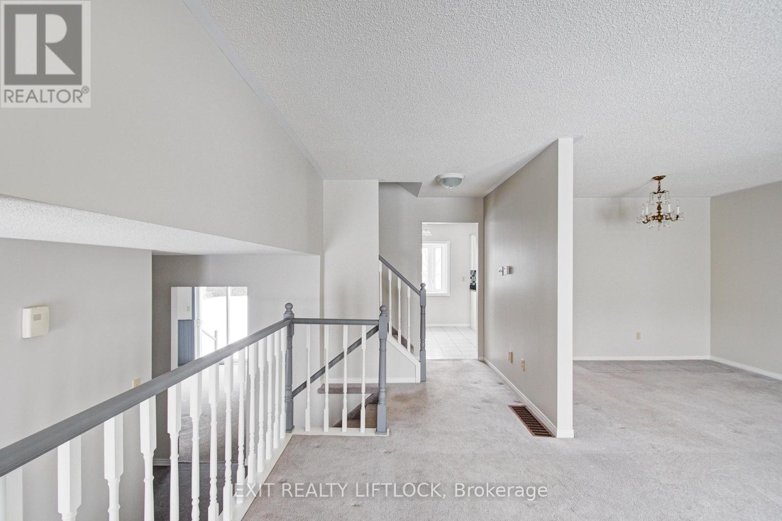 12 Victoria Avenue, Smith-Ennismore-Lakefield (Lakefield), Ontario  K0L 2H0 - Photo 7 - X12770614