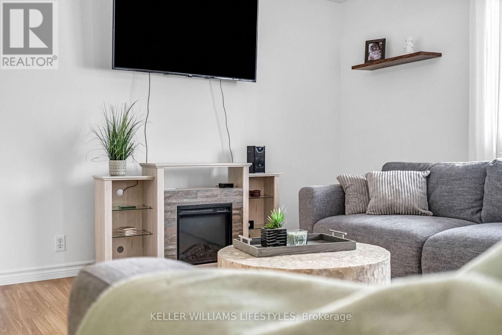 Photo 10 of 43 for 40 York Street