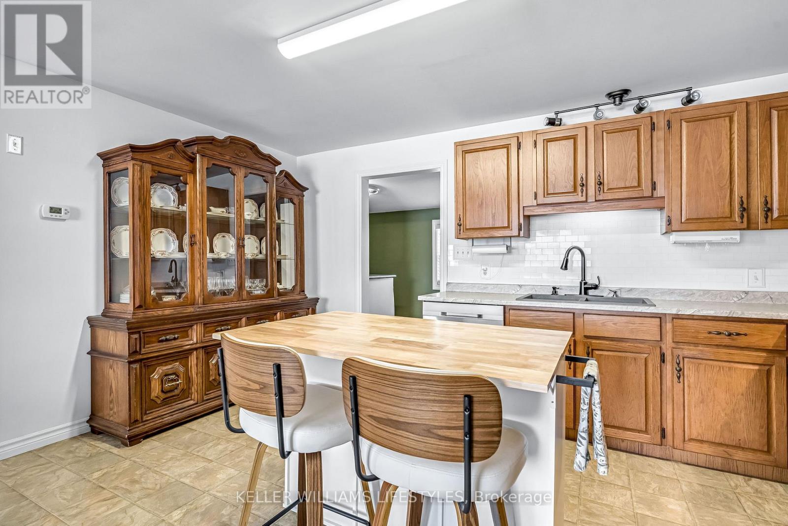 Photo 13 of 43 for 40 York Street