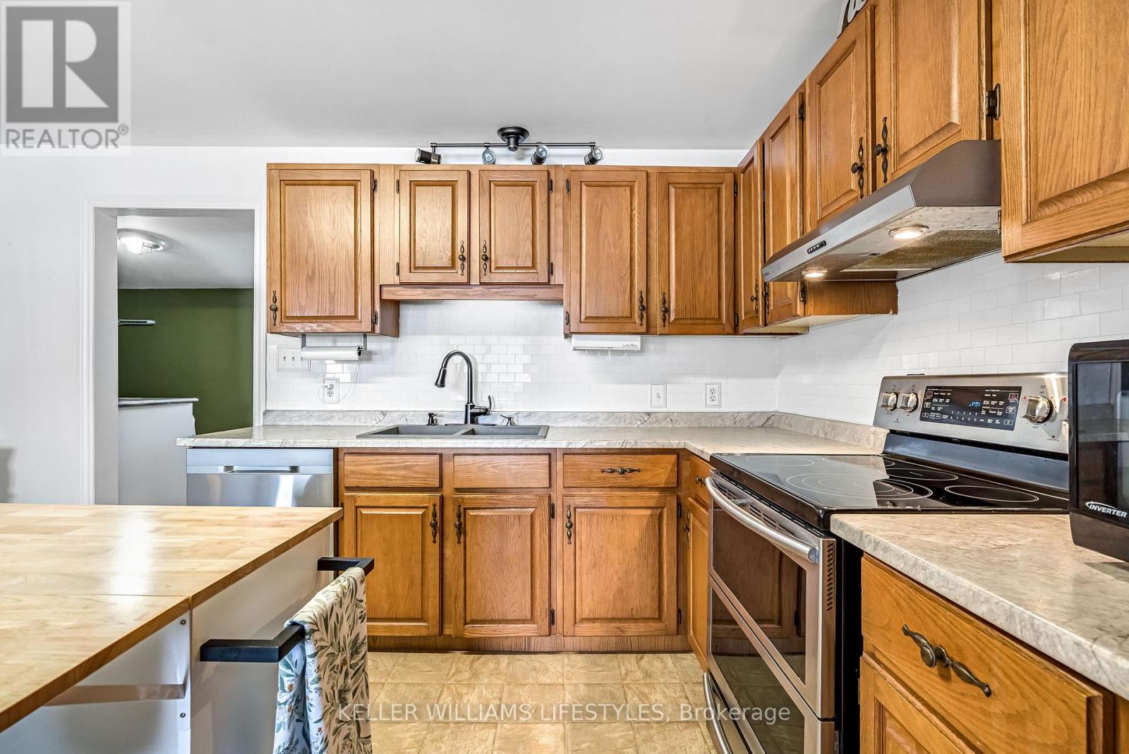 Photo 14 of 43 for 40 York Street