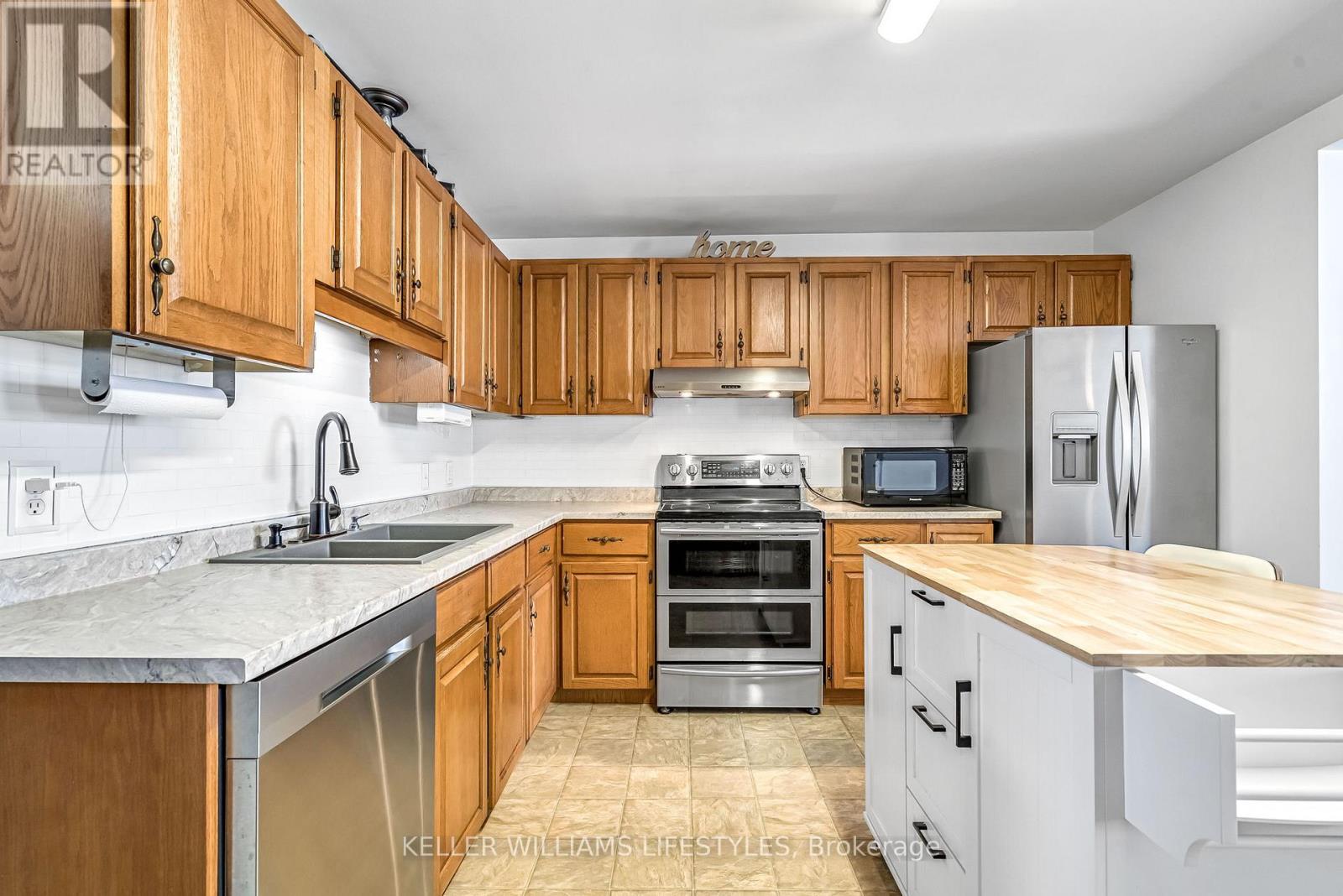 Photo 15 of 43 for 40 York Street