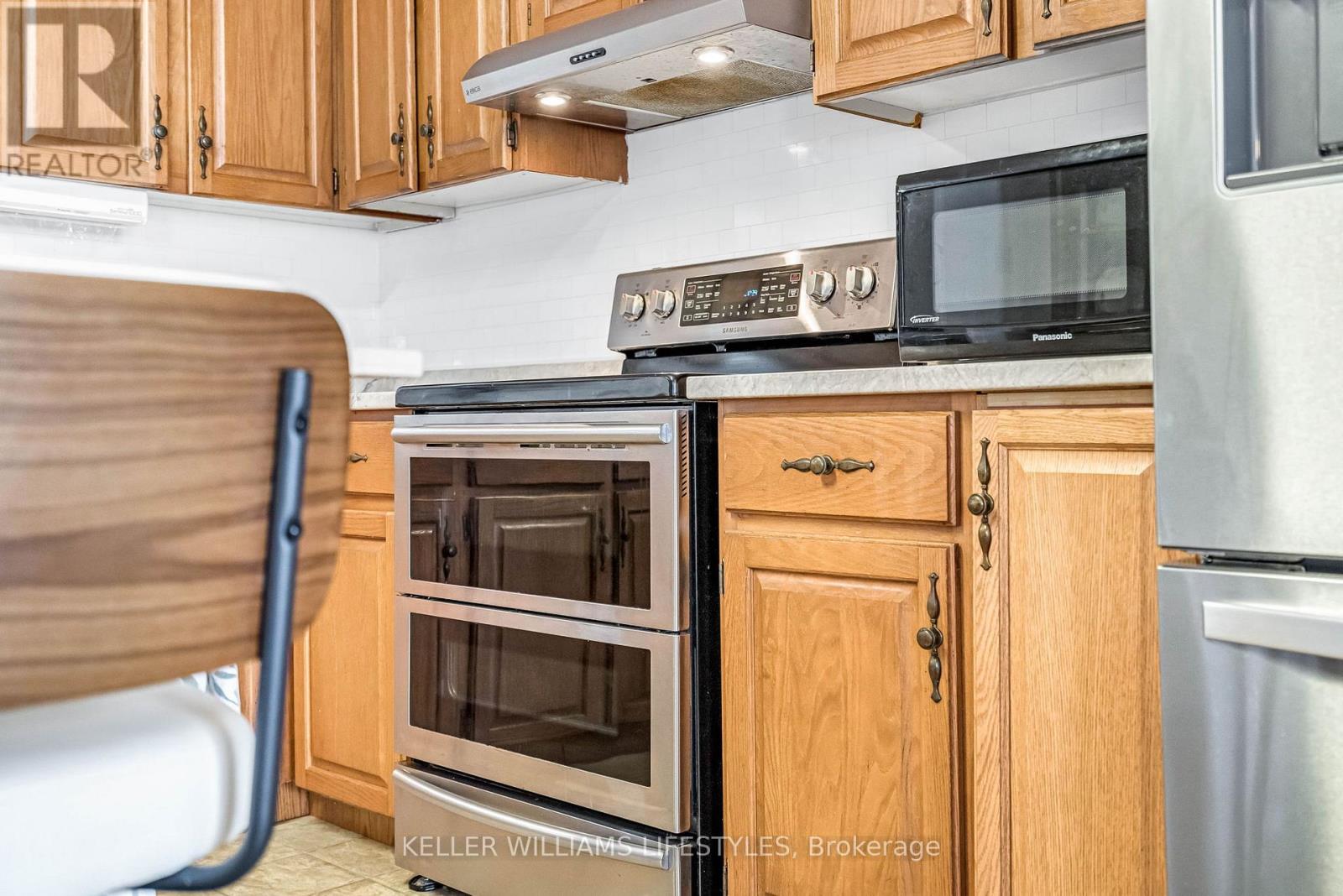 Photo 17 of 43 for 40 York Street