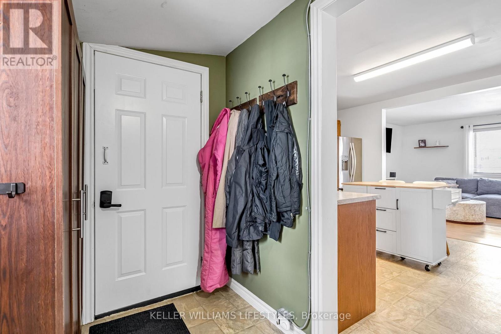 Photo 21 of 43 for 40 York Street