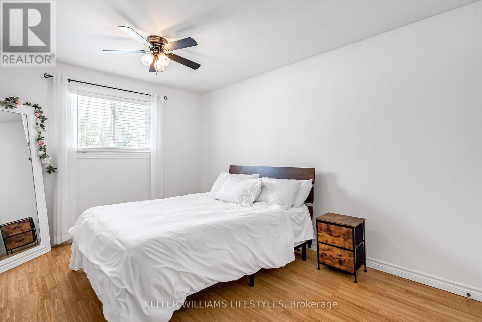 Photo 22 of 43 for 40 York Street