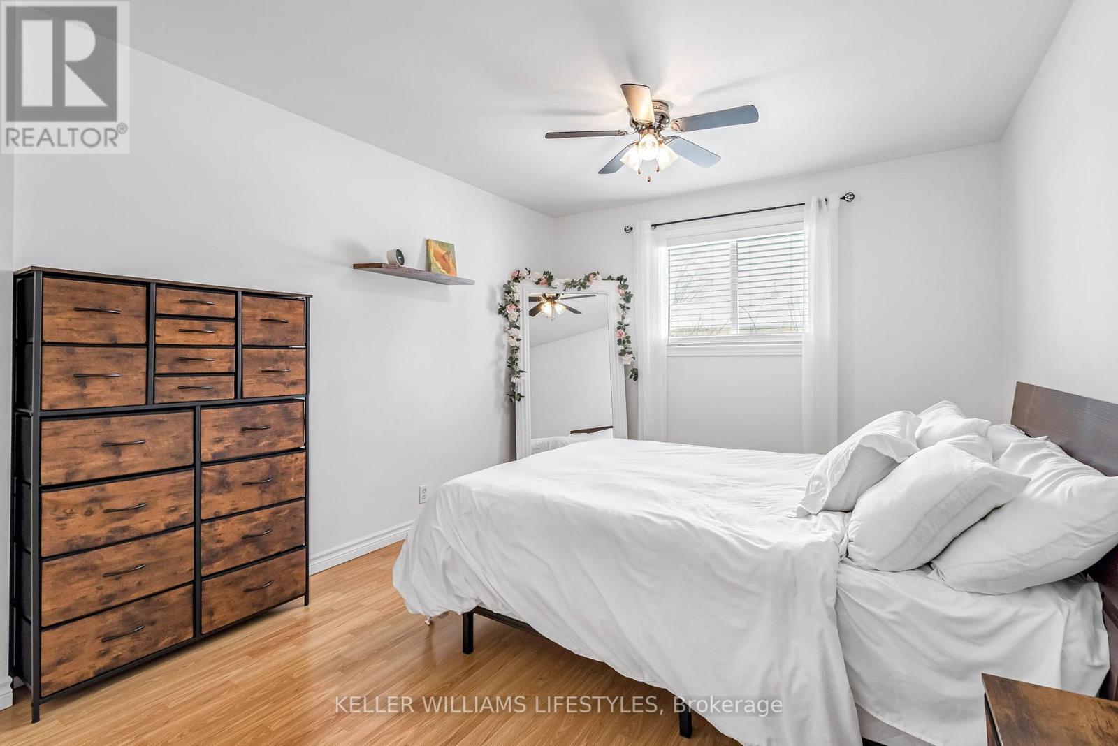 Photo 23 of 43 for 40 York Street