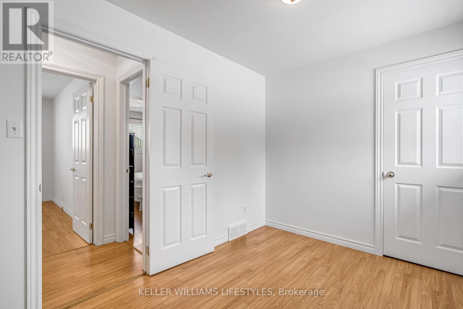 Photo 26 of 43 for 40 York Street