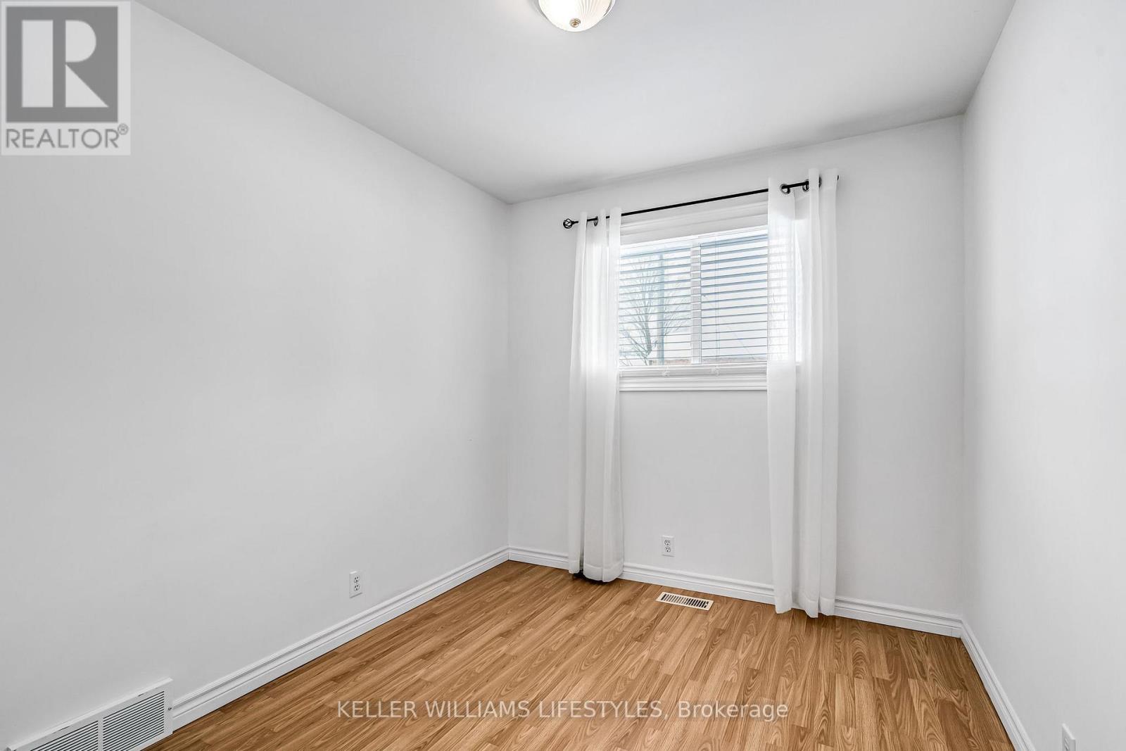 Photo 28 of 43 for 40 York Street