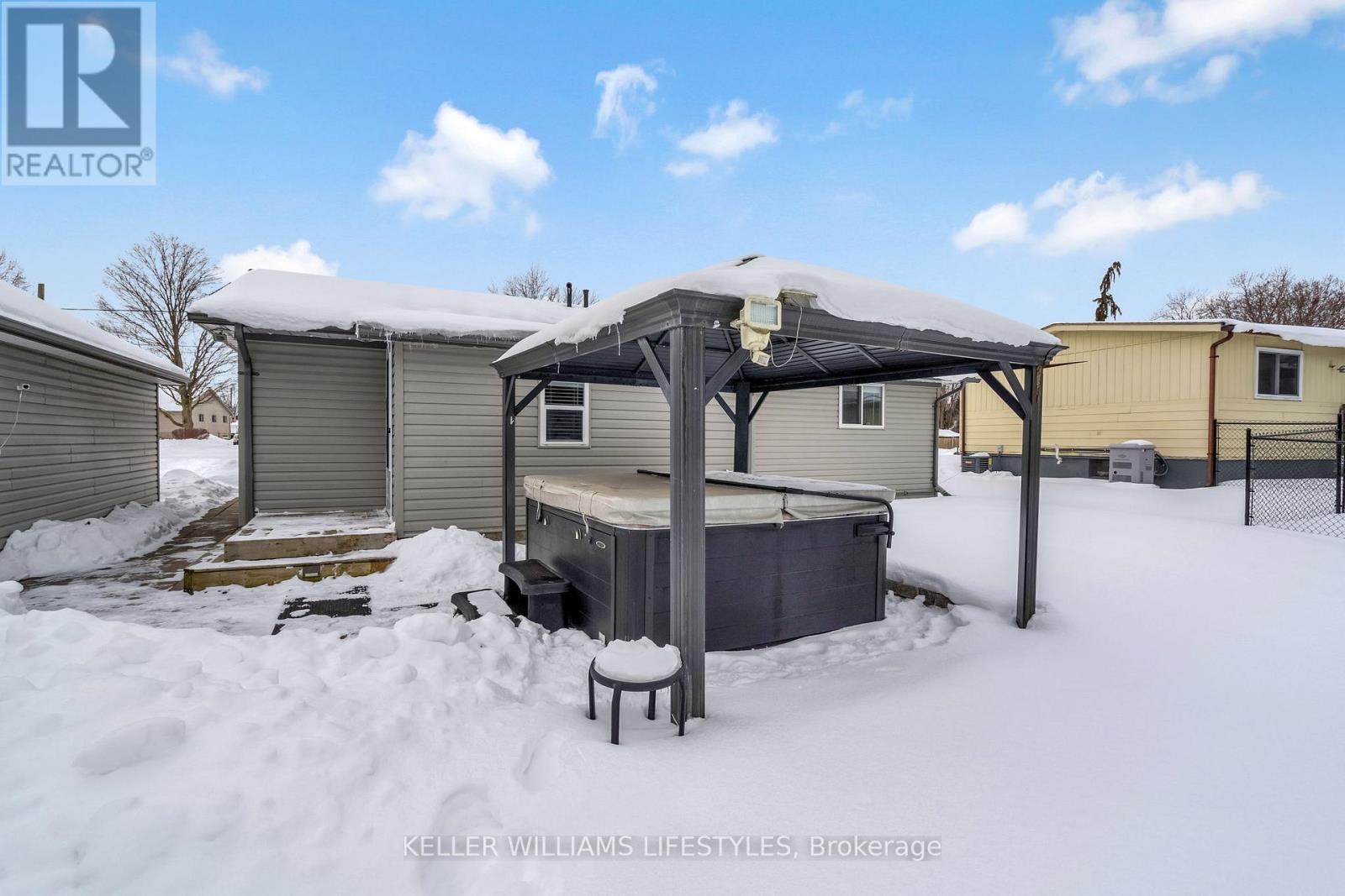 Photo 37 of 43 for 40 York Street