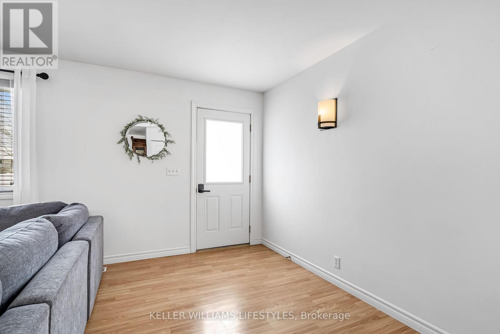 Photo 4 of 43 for 40 York Street