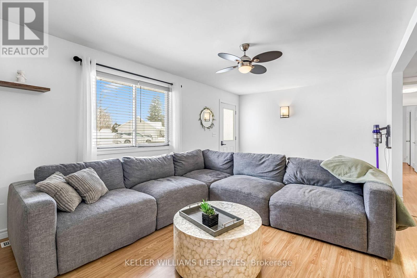 Photo 9 of 43 for 40 York Street