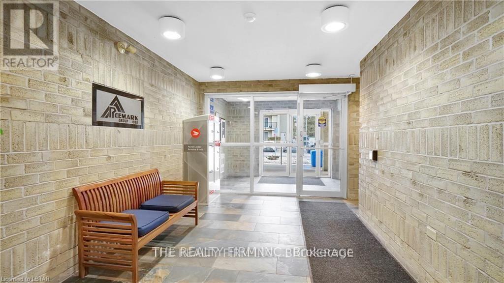 310 - 735 Deveron Crescent, London South, Ontario  N5Z 4X8 - Photo 2 - X12770582