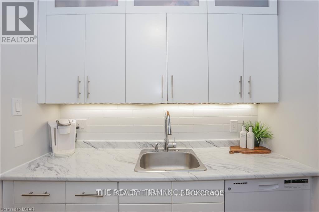 310 - 735 Deveron Crescent, London South, Ontario  N5Z 4X8 - Photo 6 - X12770582