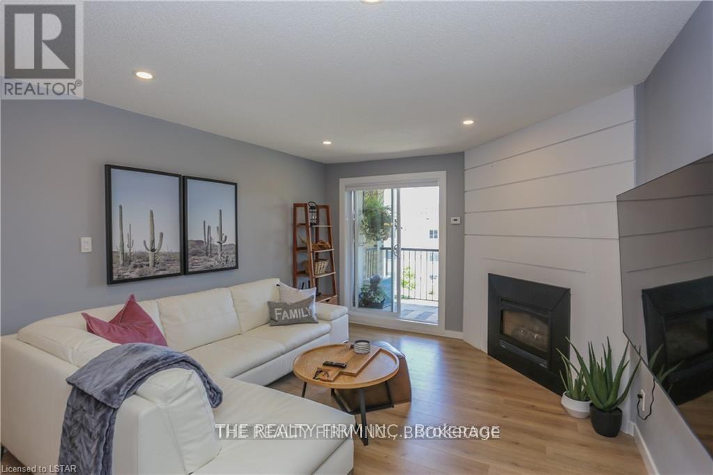 310 - 735 Deveron Crescent, London South, Ontario  N5Z 4X8 - Photo 8 - X12770582