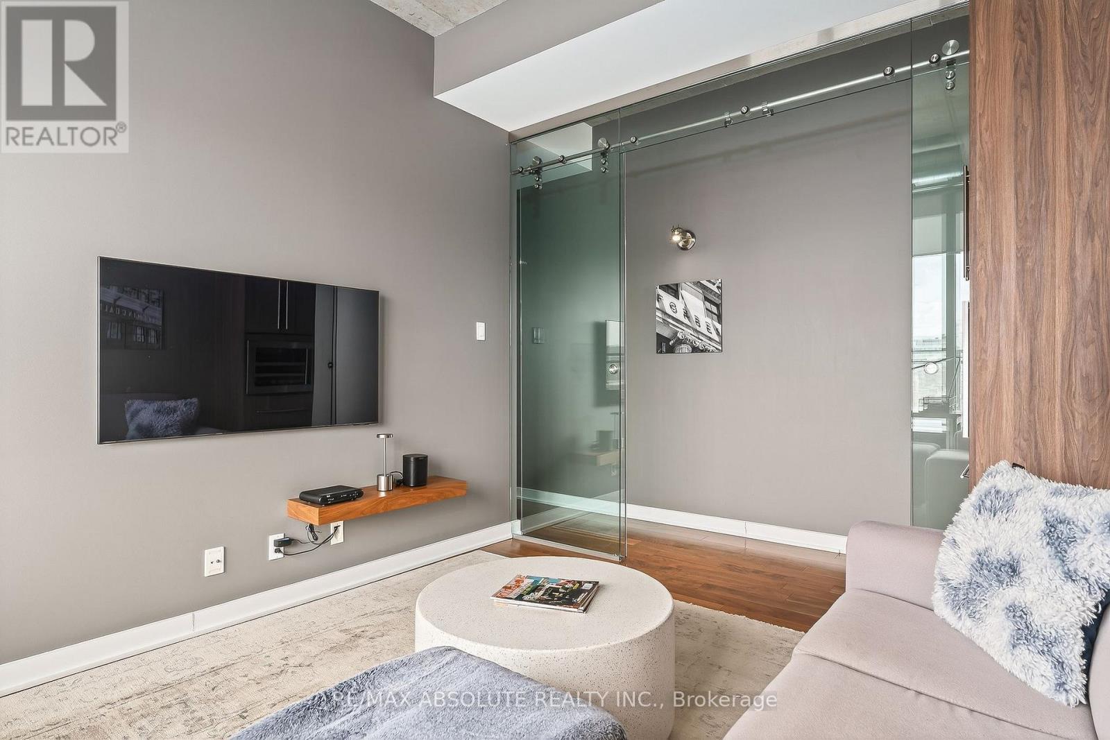 906 - 354 Gladstone Avenue, Ottawa, Ontario  K2P 0R4 - Photo 33 - X12770536