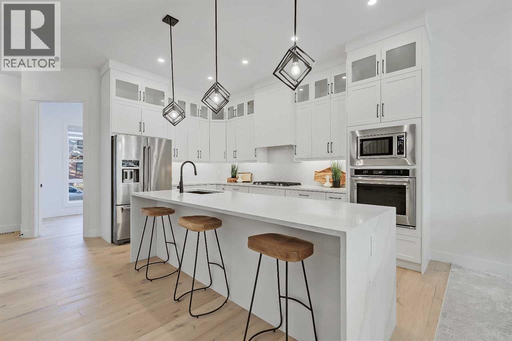 911 22 Avenue Nw, Calgary, Alberta  T2M 1P5 - Photo 2 - A2284604