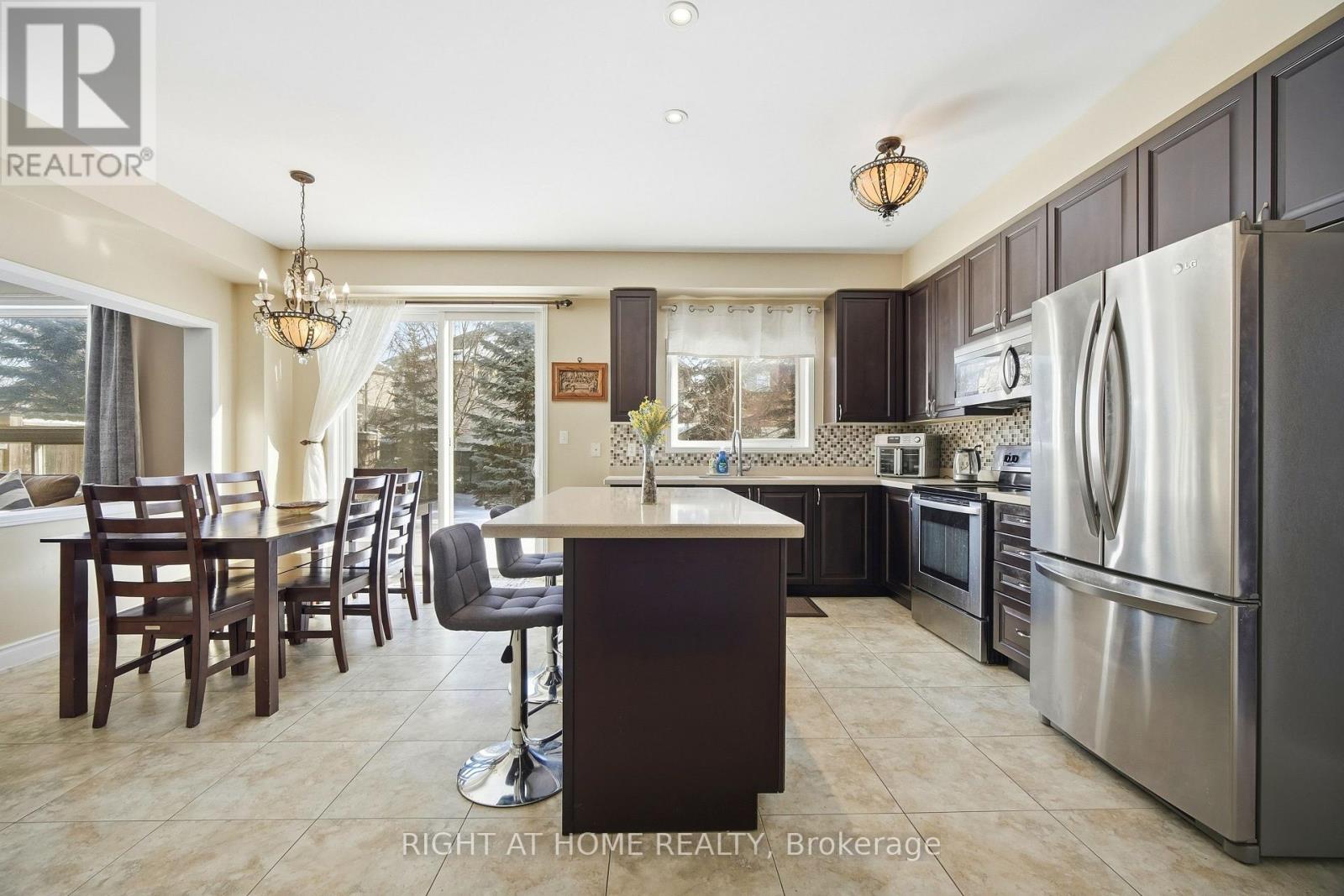 2325 Bridle Road, Oshawa, Ontario  L1L 0B4 - Photo 7 - E12770546