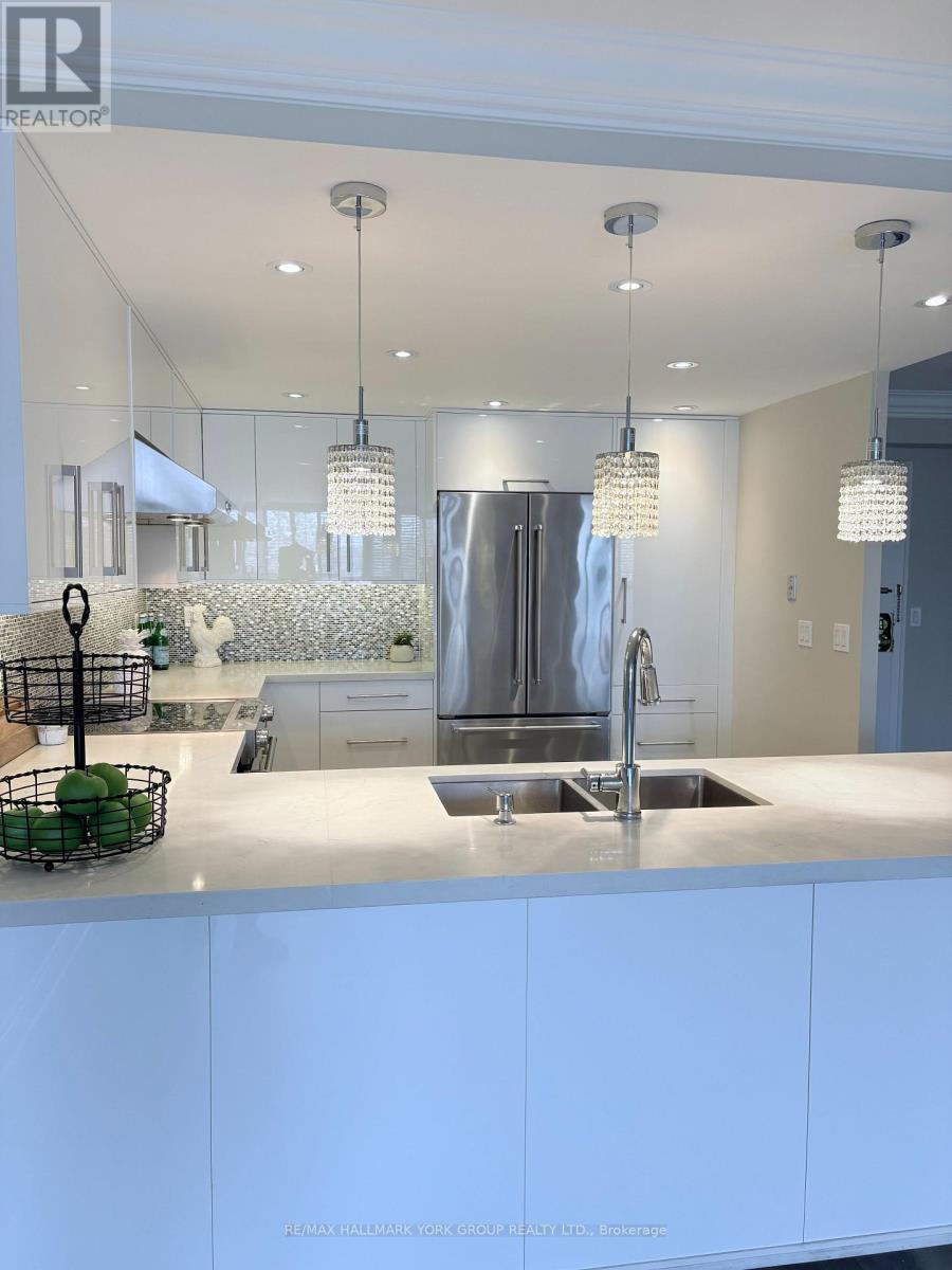 407 - 100 Observatory Lane, Richmond Hill, Ontario  L4C 1T4 - Photo 3 - N12770602