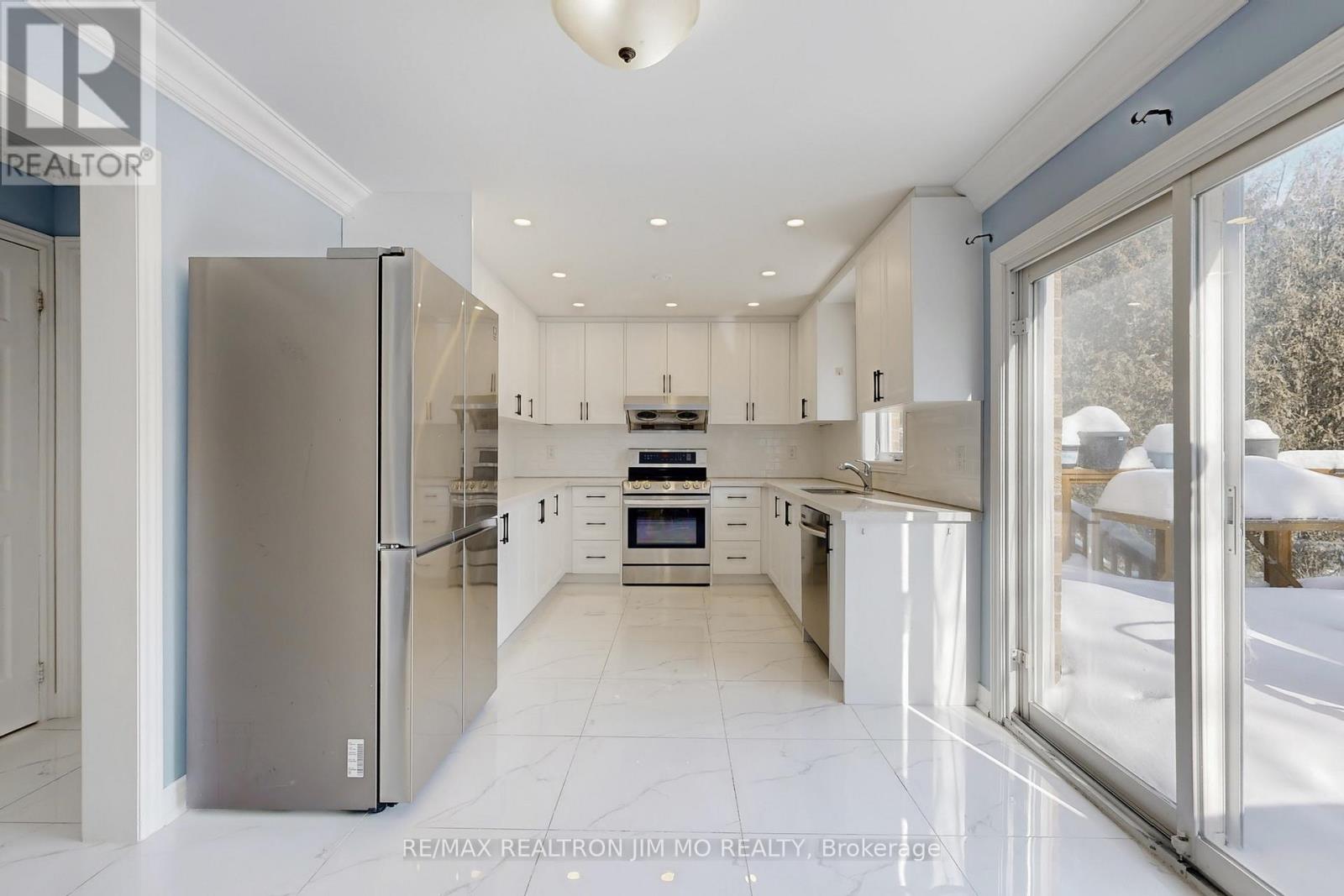 604 Dutch Elliott Court, Newmarket (Gorham-College Manor), Ontario  L3Y 8L1 - Photo 16 - N12770610