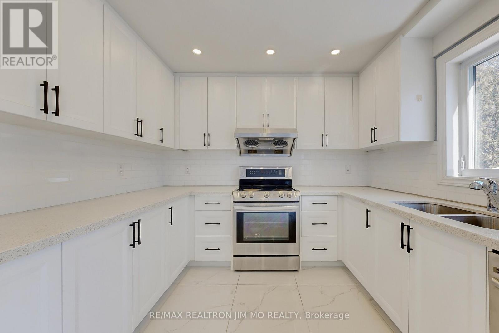 604 Dutch Elliott Court, Newmarket (Gorham-College Manor), Ontario  L3Y 8L1 - Photo 18 - N12770610