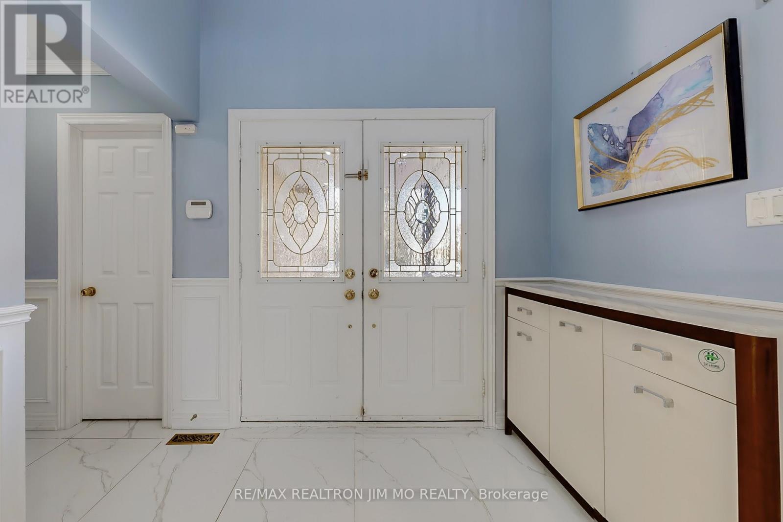 604 Dutch Elliott Court, Newmarket (Gorham-College Manor), Ontario  L3Y 8L1 - Photo 3 - N12770610