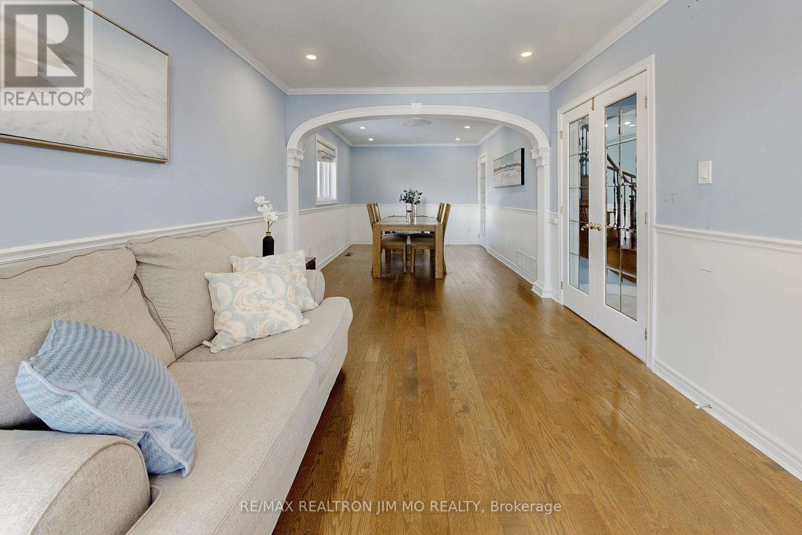 604 Dutch Elliott Court, Newmarket (Gorham-College Manor), Ontario  L3Y 8L1 - Photo 5 - N12770610