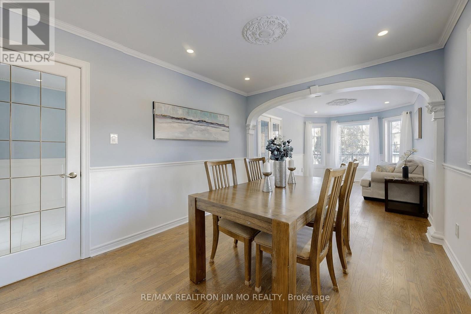 604 Dutch Elliott Court, Newmarket (Gorham-College Manor), Ontario  L3Y 8L1 - Photo 9 - N12770610