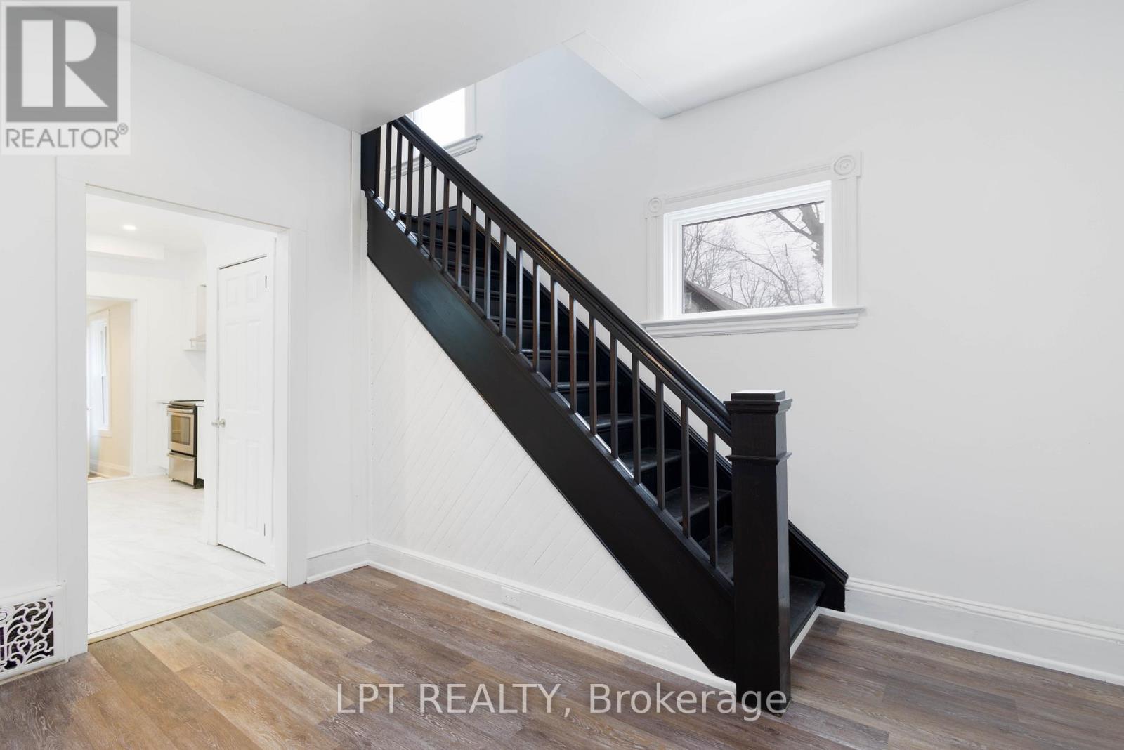 249 Harvey Street, Orillia, Ontario  L3V 3M5 - Photo 4 - S12770544