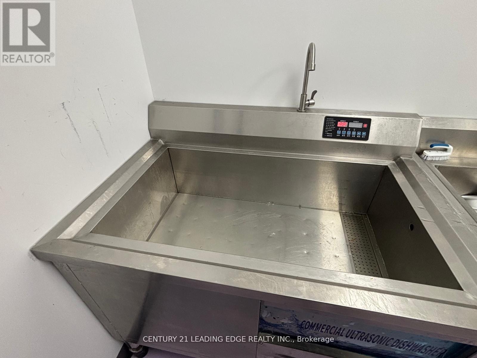 1550 16th Avenue, Richmond Hill, Ontario  L4B 3K9 - Photo 11 - N12770342