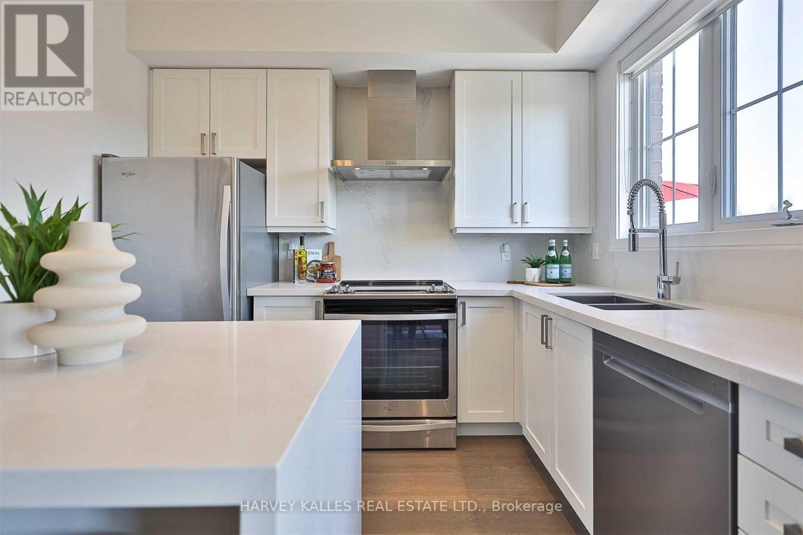 316 - 199 Pine Grove Road, Vaughan (Islington Woods), Ontario  L4L 2H7 - Photo 13 - N12741826