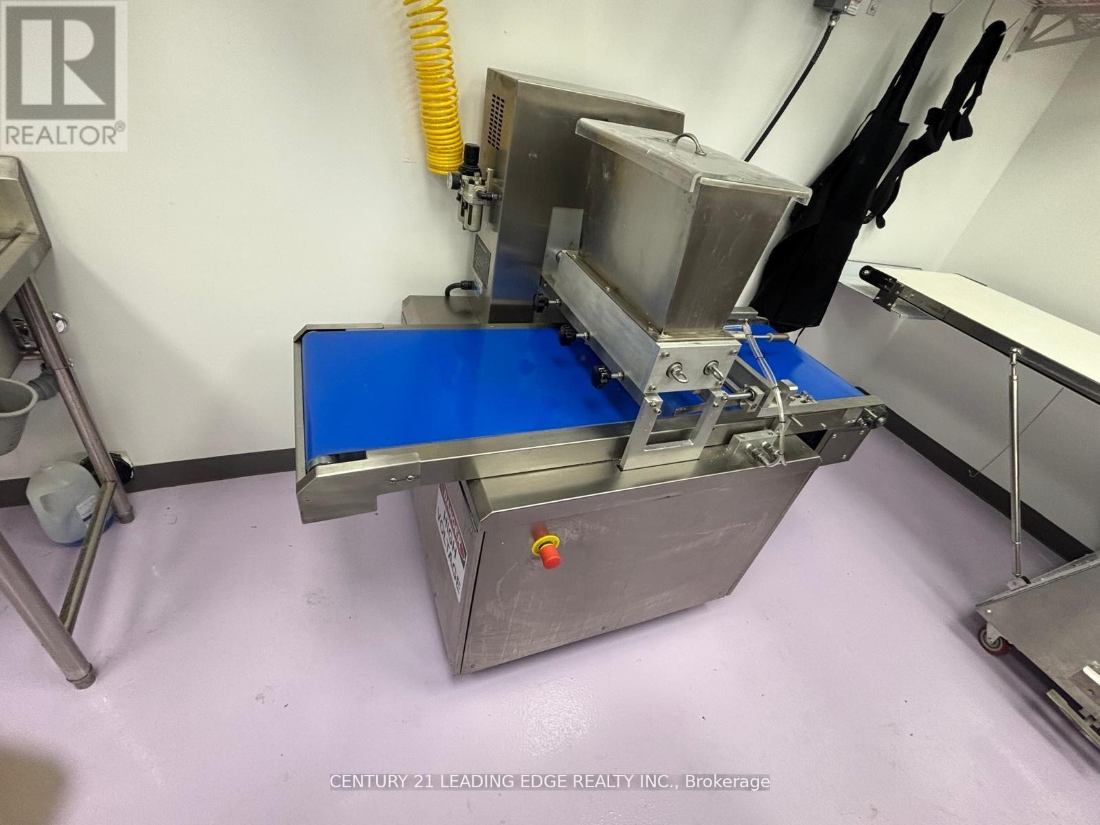 1550 16th Avenue, Richmond Hill, Ontario  L4B 3K9 - Photo 8 - N12770342