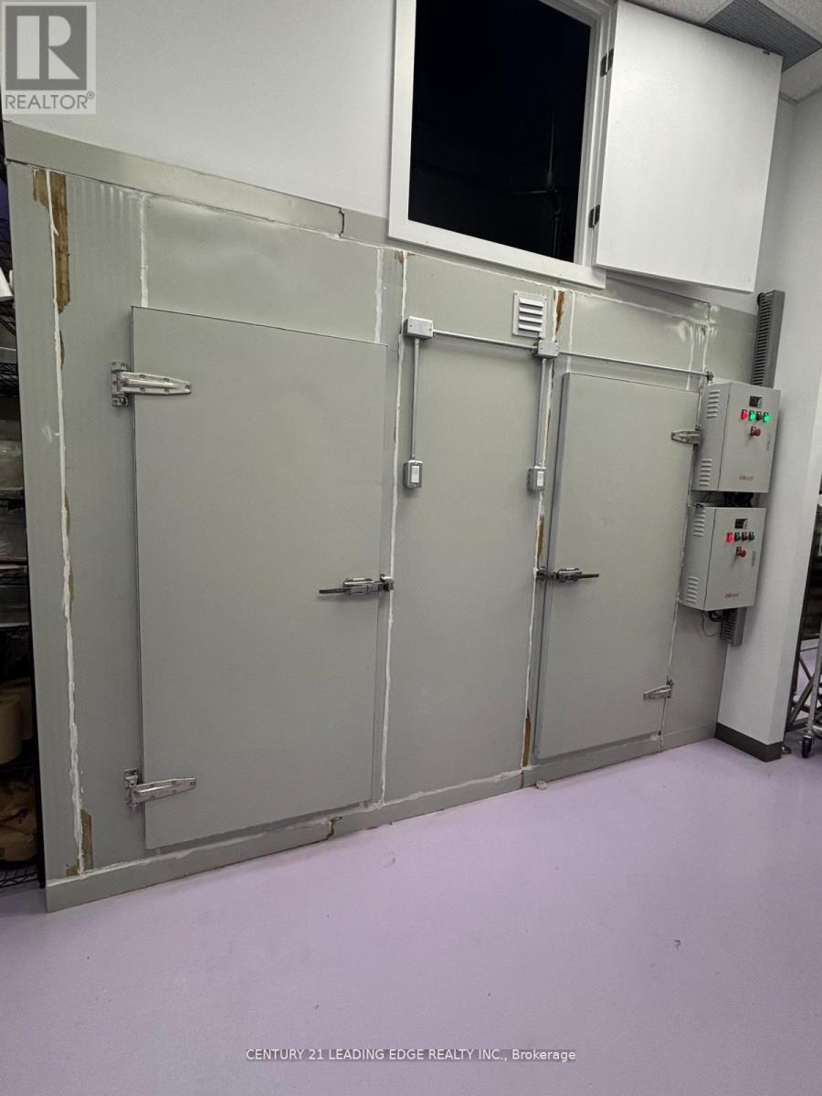 1550 16th Avenue, Richmond Hill, Ontario  L4B 3K9 - Photo 9 - N12770342