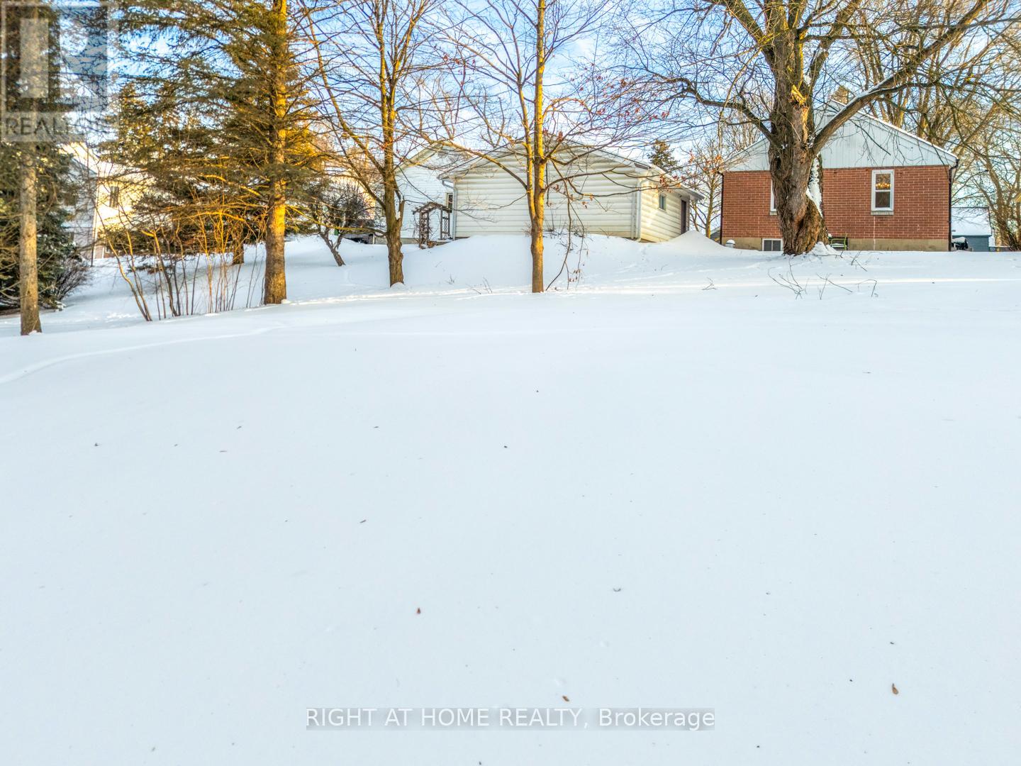 735 Srigley Street, Newmarket (Gorham-College Manor), Ontario  L3Y 1X6 - Photo 28 - N12756068