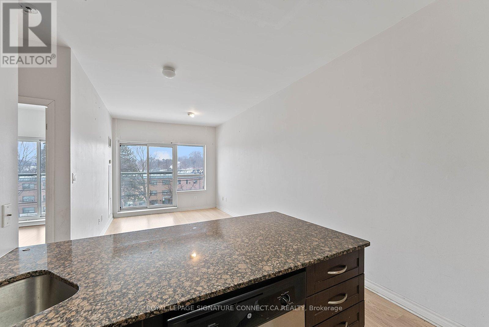 207 - 3865 Lake Shore Boulevard W, Toronto (Long Branch), Ontario  M8W 1R4 - Photo 6 - W12732096