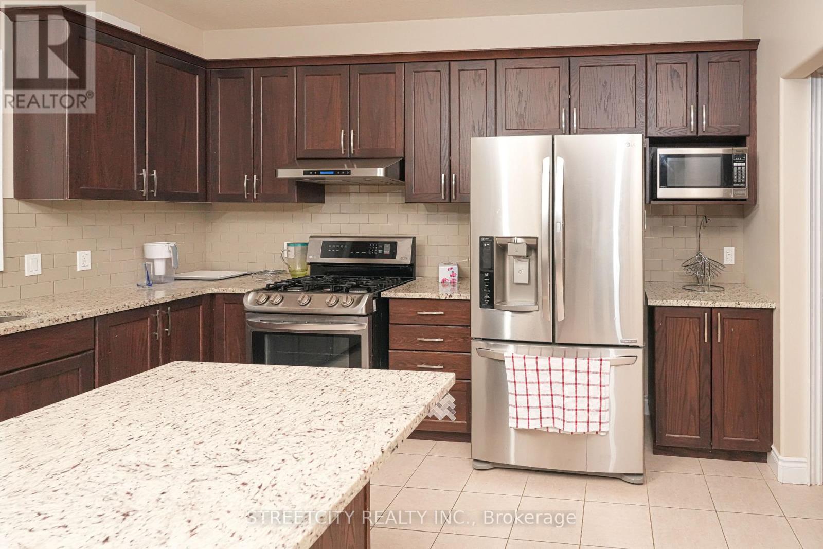 705 Jackpine Way, London North (North B), Ontario  N5X 3Z1 - Photo 6 - X12765096