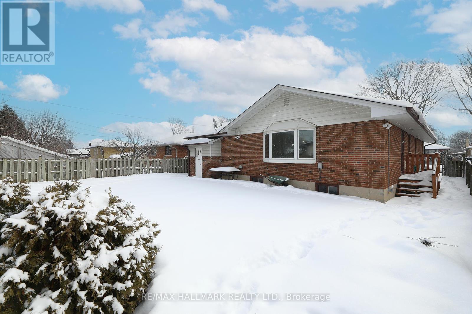 70 Lavington Drive, Toronto, Ontario  M9R 2H4 - Photo 36 - W12770562