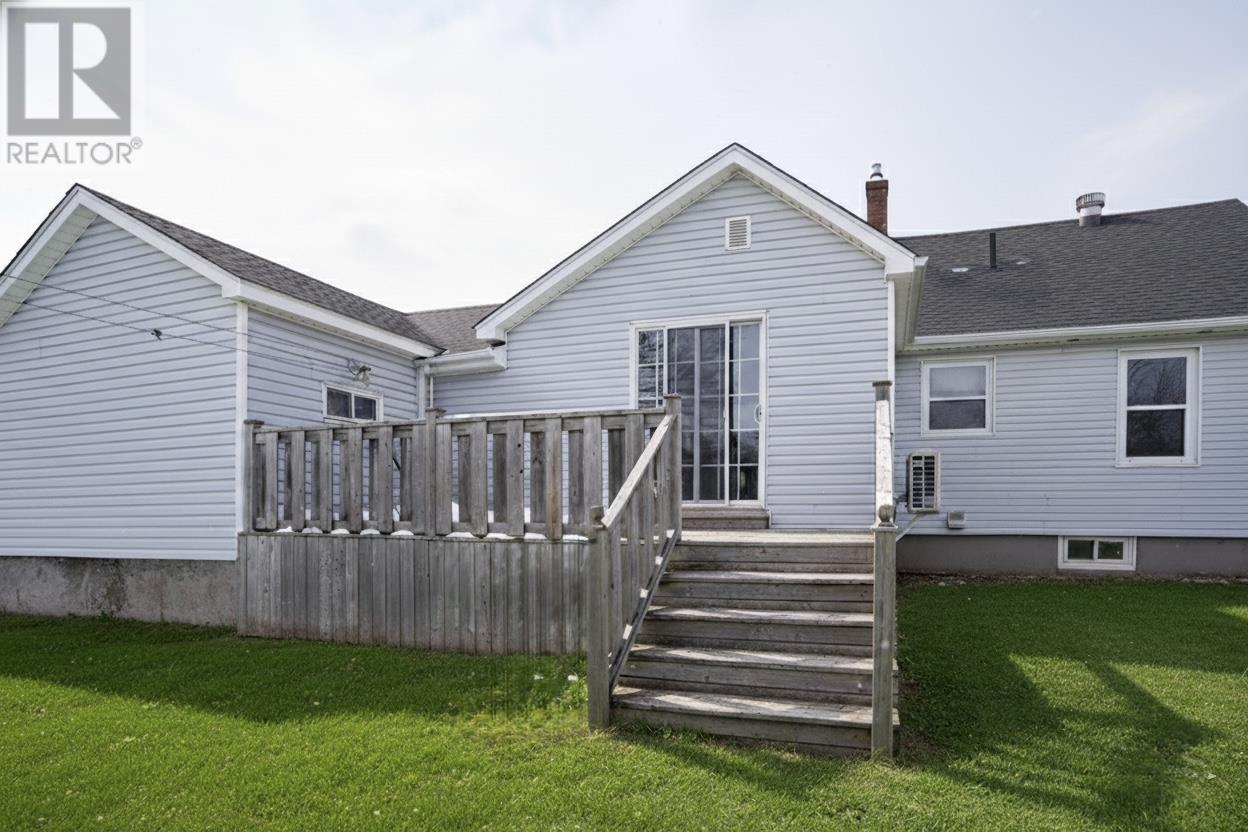 253 Granville Street, Summerside, Prince Edward Island  C1N 3A8 - Photo 3 - 202602393
