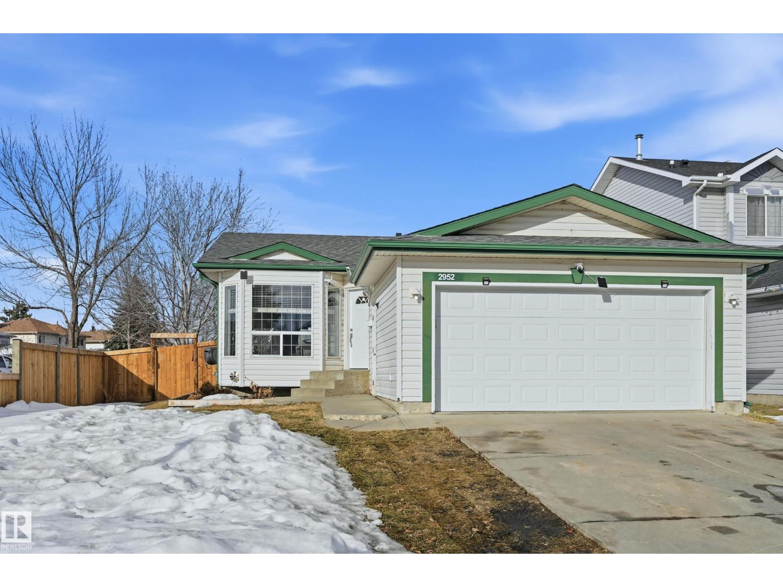 2952 39 AV NW, edmonton, Alberta