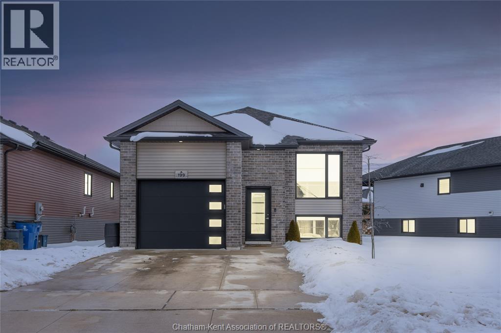 MLS# 26002793: 199 MOONSTONE CRESCENT, Chatham, Canada