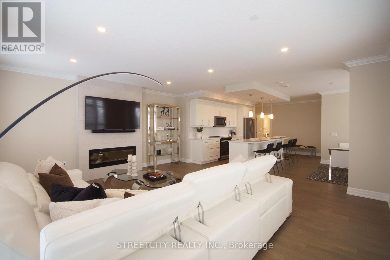 Photo 10 of 29 for 404 - 460 Callaway Road