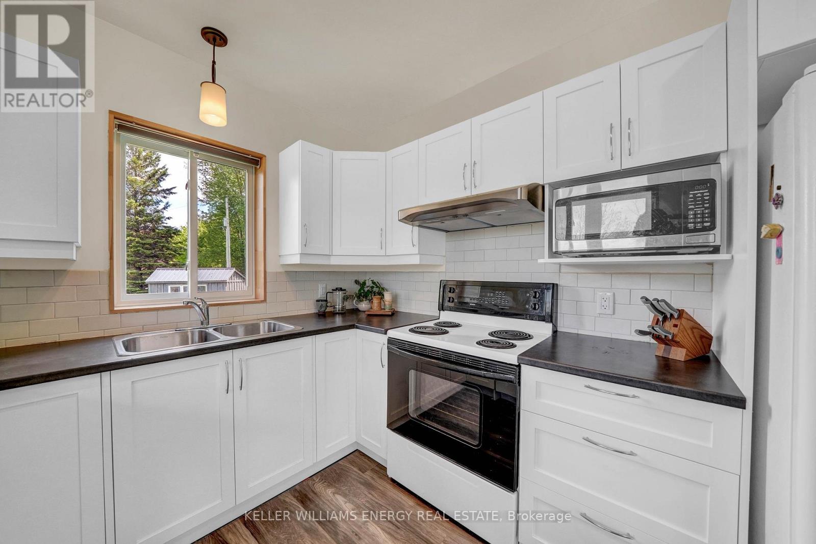 326 Cressy Bayside Road, Prince Edward County (North Marysburgh), Ontario  K0K 2T0 - Photo 18 - X12770718