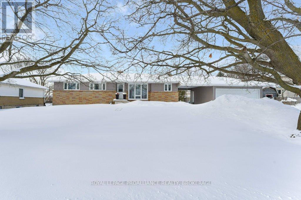 168 Avenue Road, Kingston, Ontario  K7M 1C5 - Photo 1 - X12770722