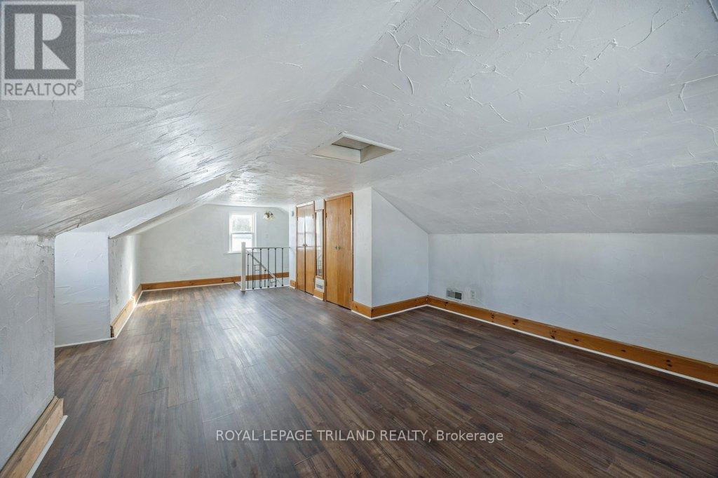 Photo 24 of 32 for 46309 Sparta Line