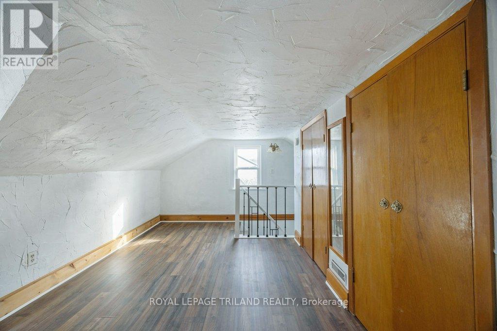 Photo 25 of 32 for 46309 Sparta Line