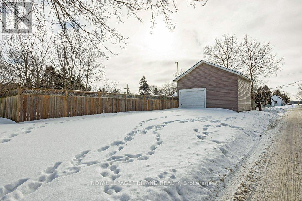 Photo 27 of 32 for 46309 Sparta Line