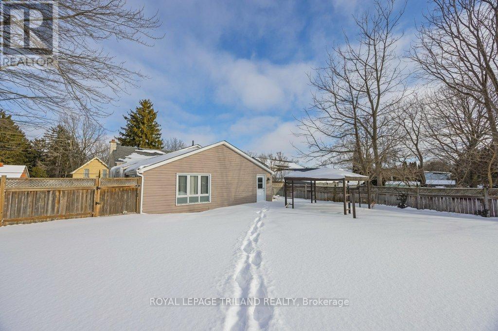 Photo 31 of 32 for 46309 Sparta Line