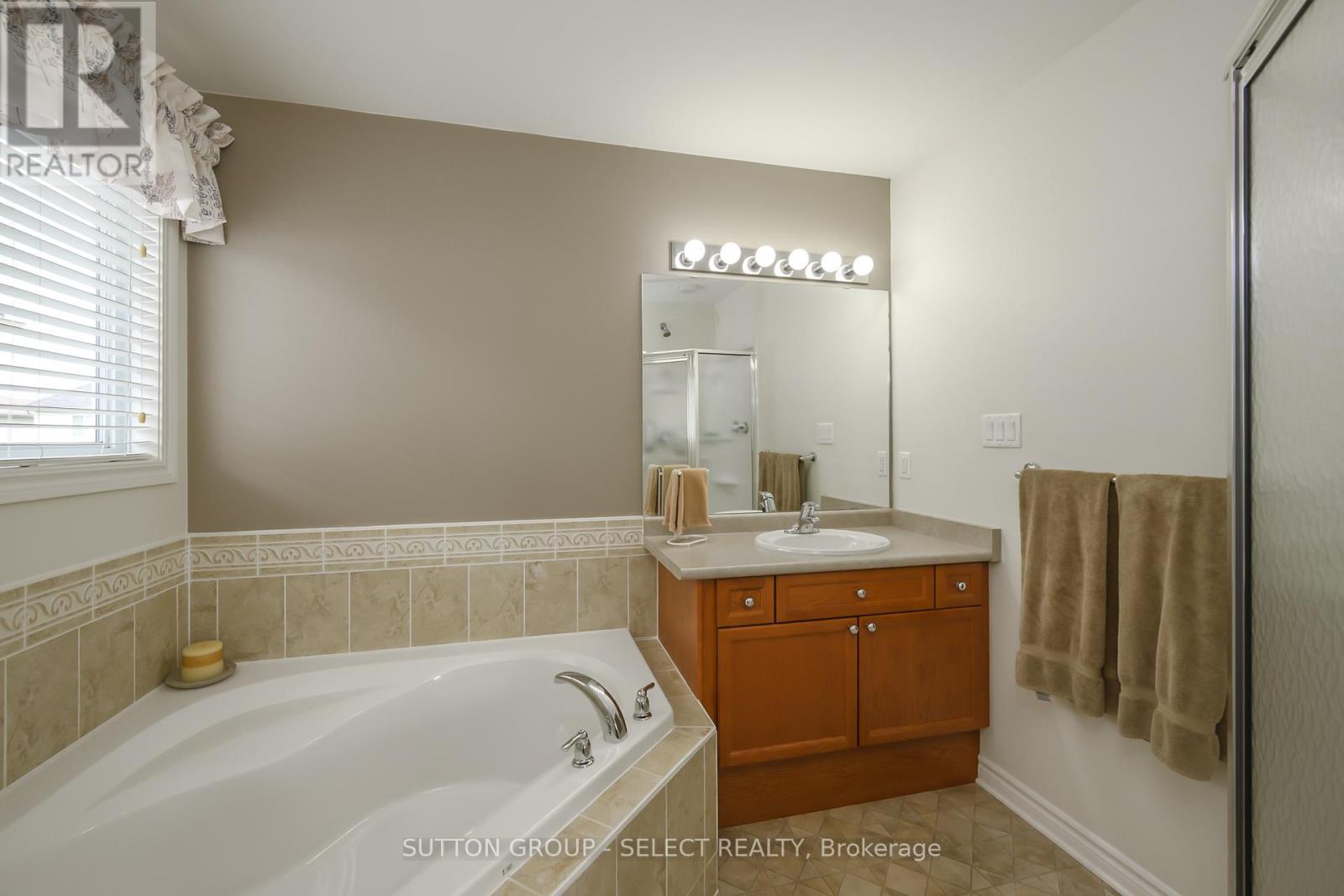 2462 Asima Drive, London South, Ontario  N6M 0B3 - Photo 20 - X12770708