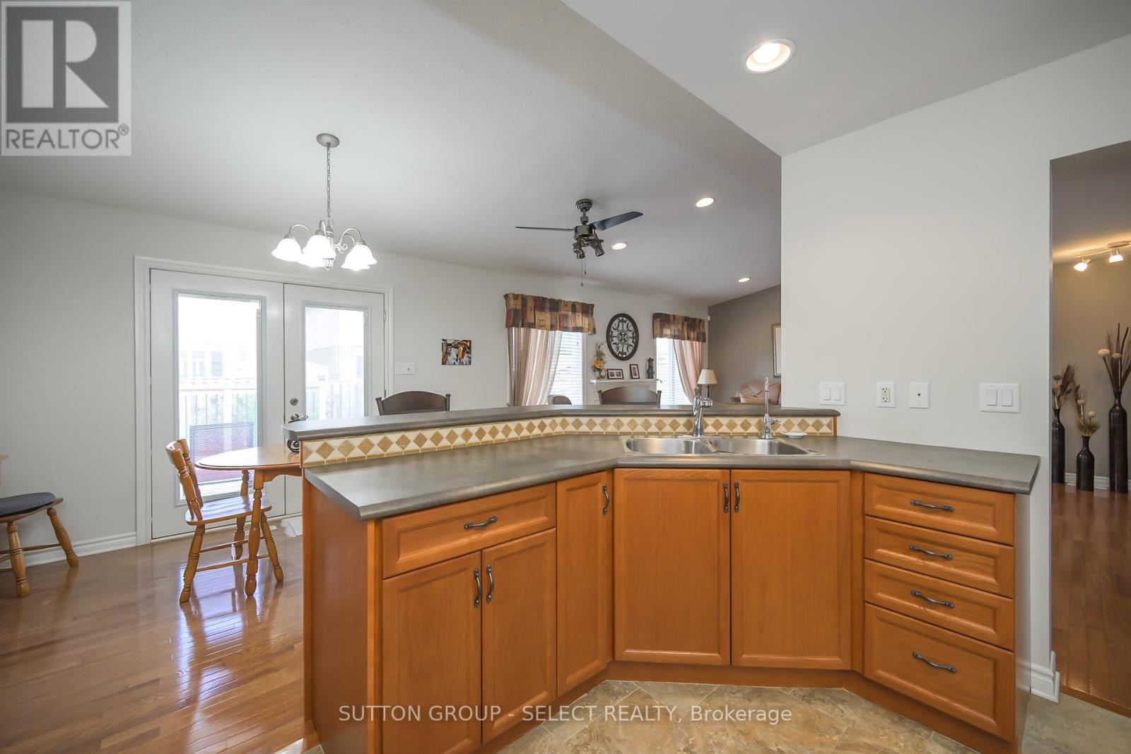 2462 Asima Drive, London South, Ontario  N6M 0B3 - Photo 6 - X12770708