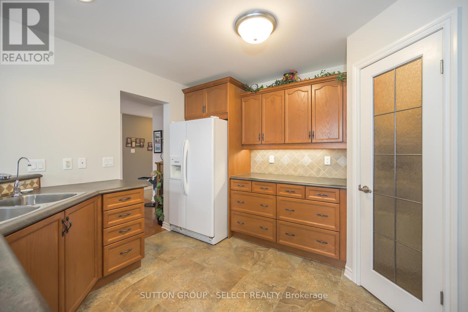 2462 Asima Drive, London South, Ontario  N6M 0B3 - Photo 7 - X12770708